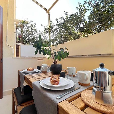 Solemar Sicilia - White Loft Apartment Palermo Bagian luar foto