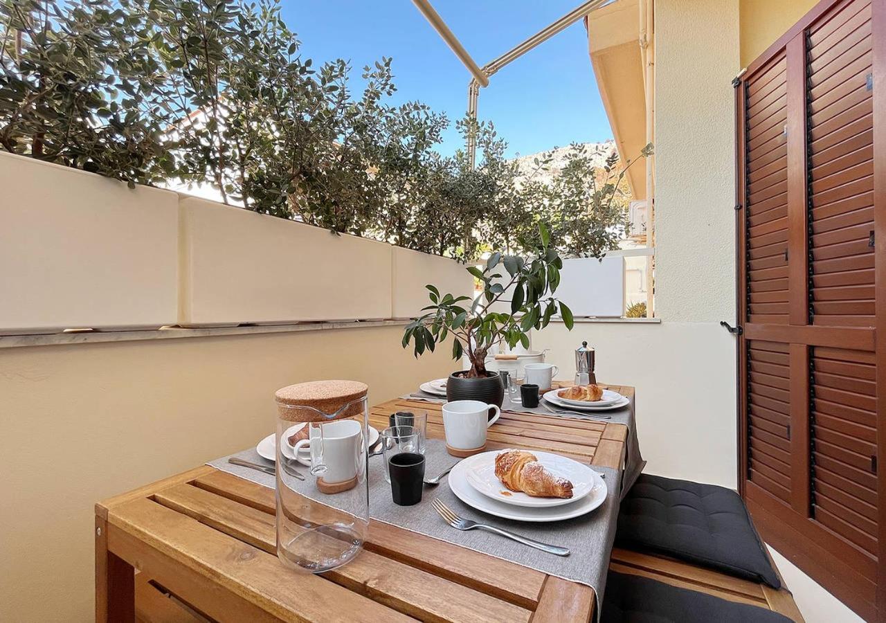 Solemar Sicilia - White Loft Apartment Palermo Bagian luar foto