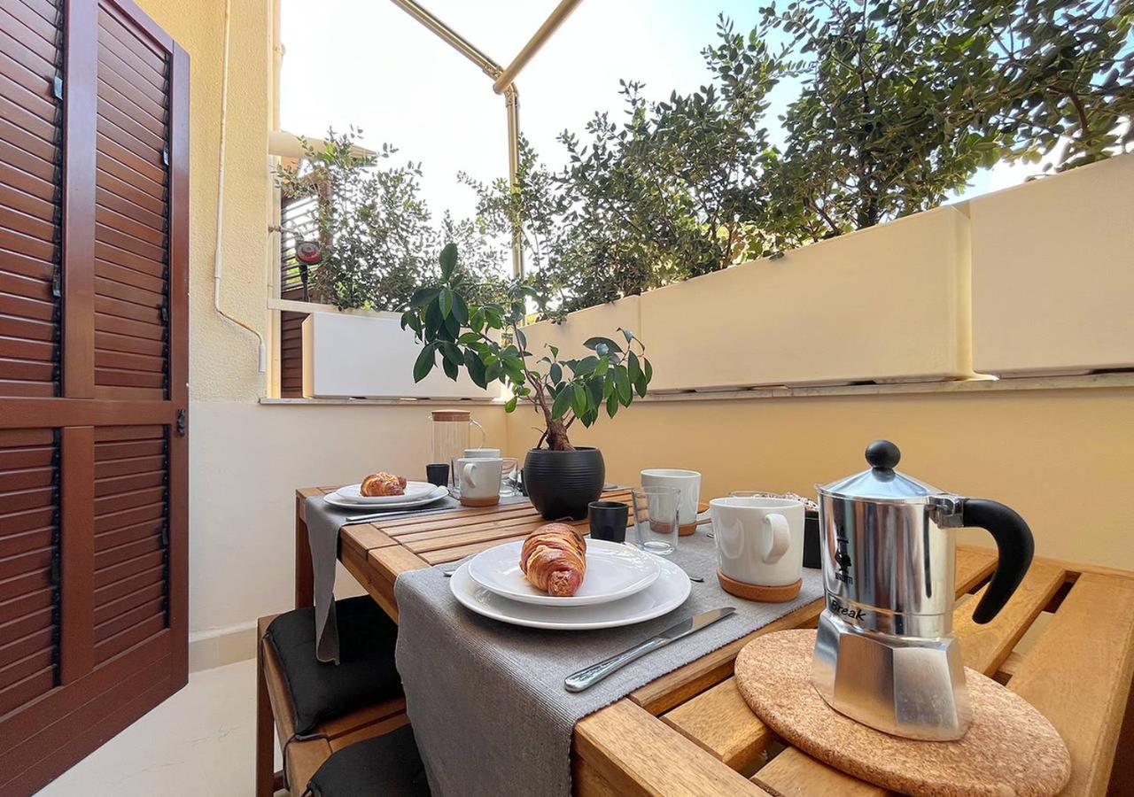 Solemar Sicilia - White Loft Apartment Palermo Bagian luar foto