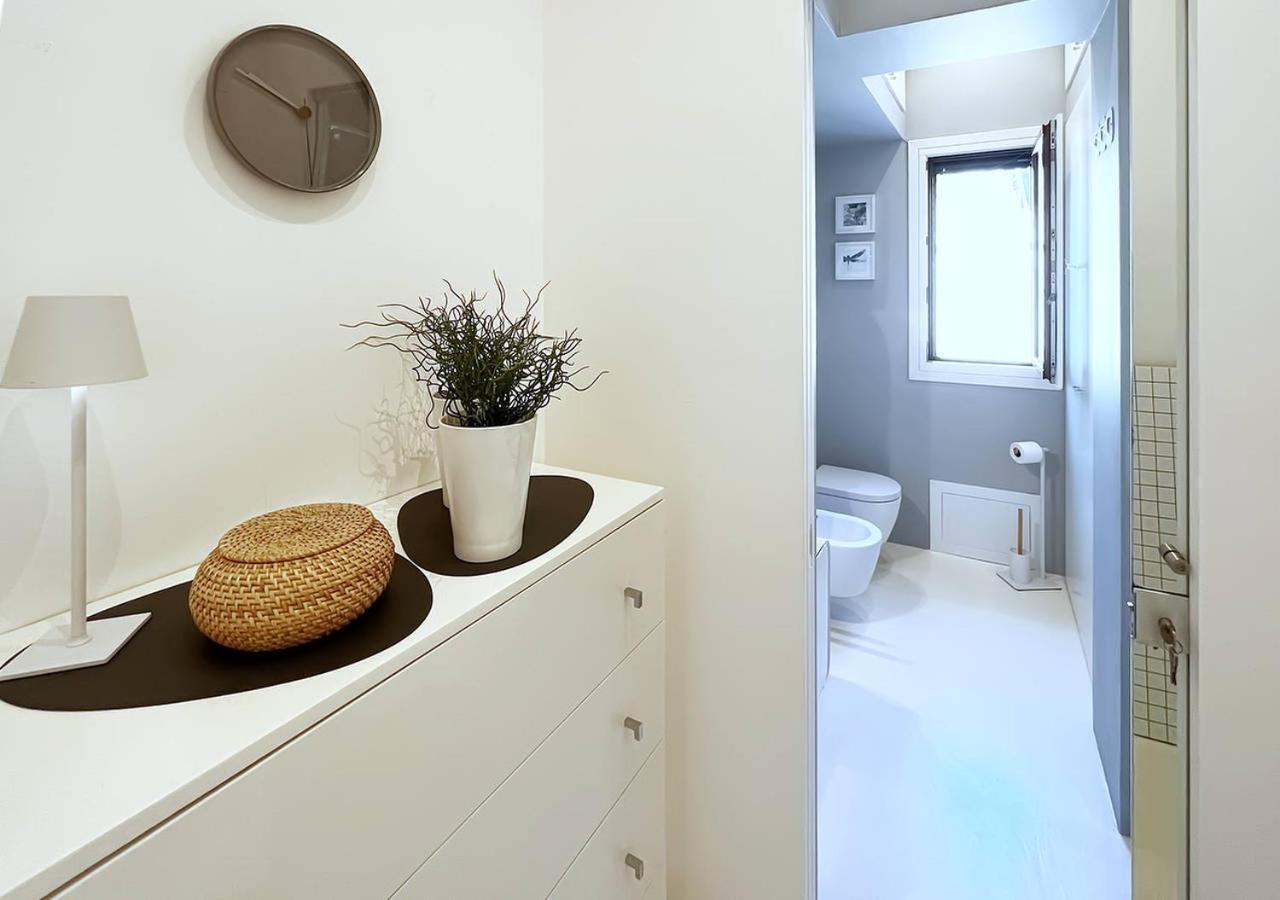 Solemar Sicilia - White Loft Apartment Palermo Bagian luar foto