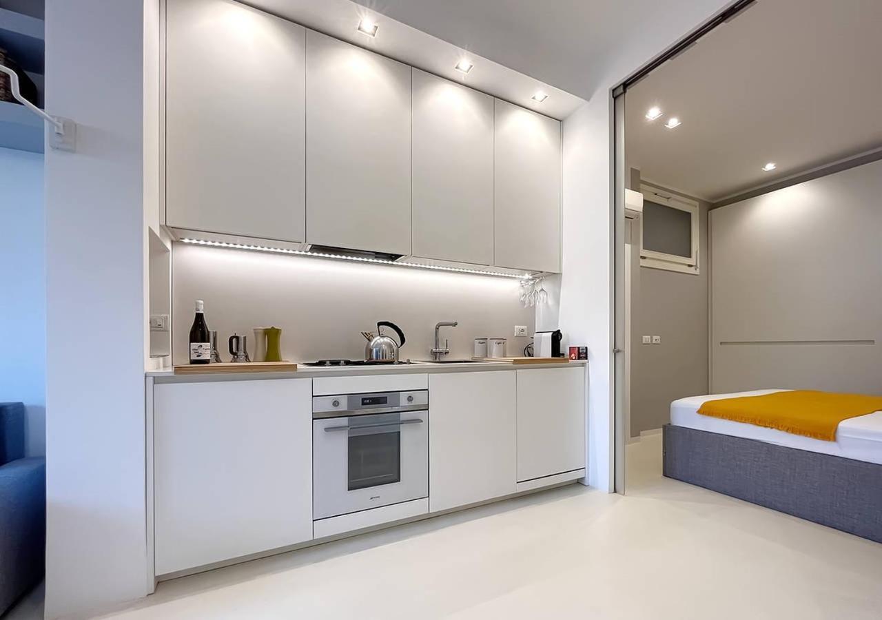 Solemar Sicilia - White Loft Apartment Palermo Bagian luar foto